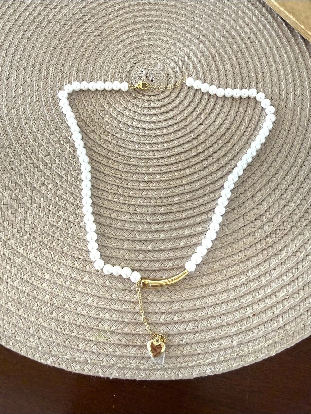New trescolori Lover's Crescent Pearl Chain - Picture 2 of 4